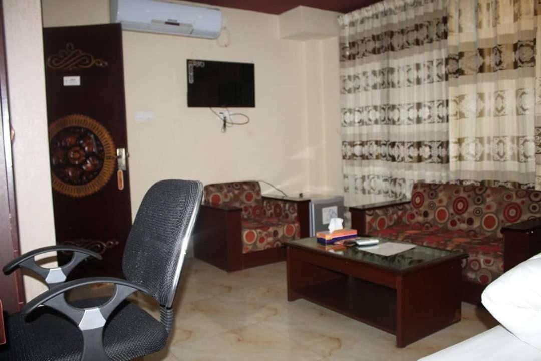 78 Firoza Inn Дака Екстериор снимка