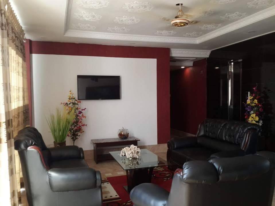 78 Firoza Inn Дака Екстериор снимка