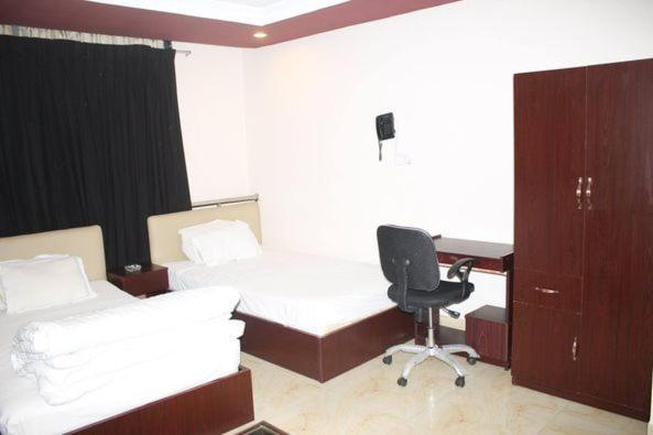 78 Firoza Inn Дака Екстериор снимка